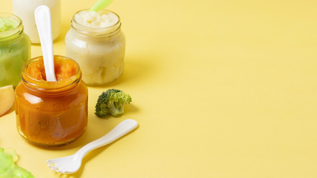 нужно ли греть детское питание