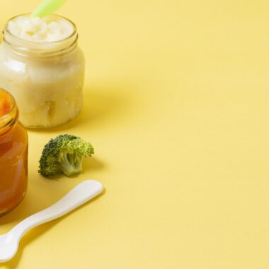 нужно ли греть детское питание